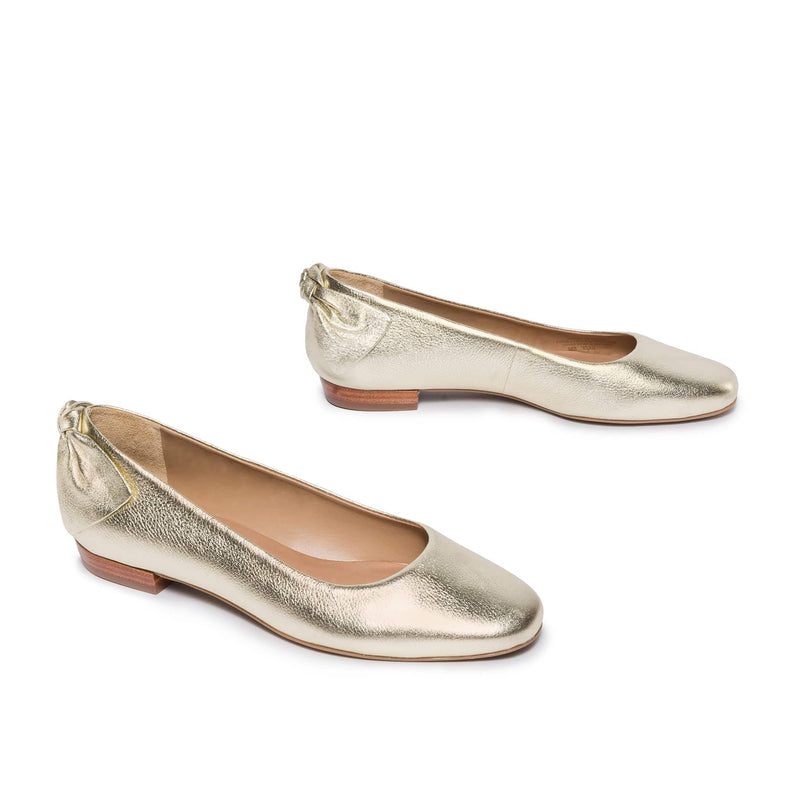 Eloisa Bow Flat